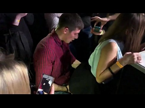 ❤️ Ezigbo mmekọahụ na ụlọ oriri na ọṅụṅụ Russia. 18-afọ Russian girl na ike na ikpu iberibe na a abalị ❤❌  na anyị%ig.porn-evooli.ru